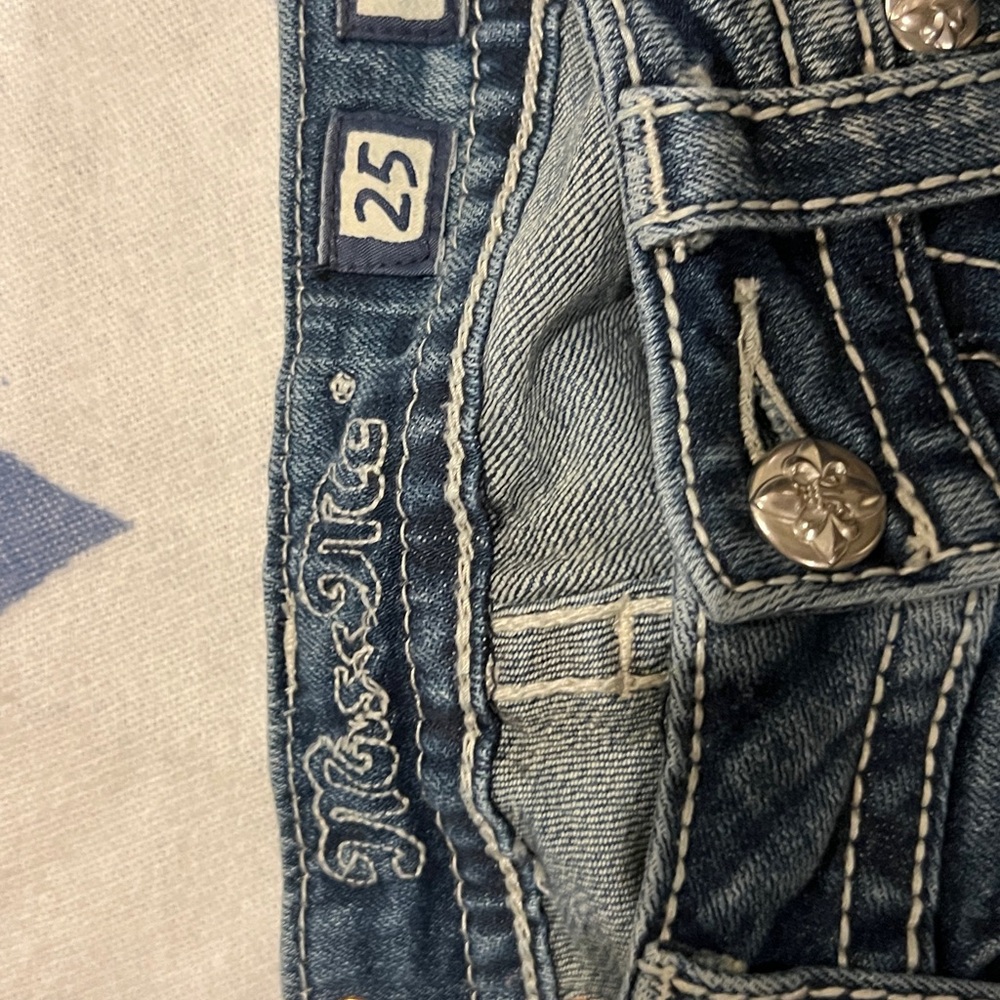 Miss Me Signature Boot Jean - Picture 4 of 5